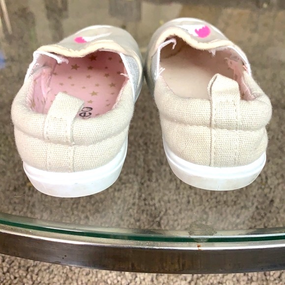 Nerteo Toddler Slip On Shoes Canvas Sneakers Size 6 - Picture 10 of 15